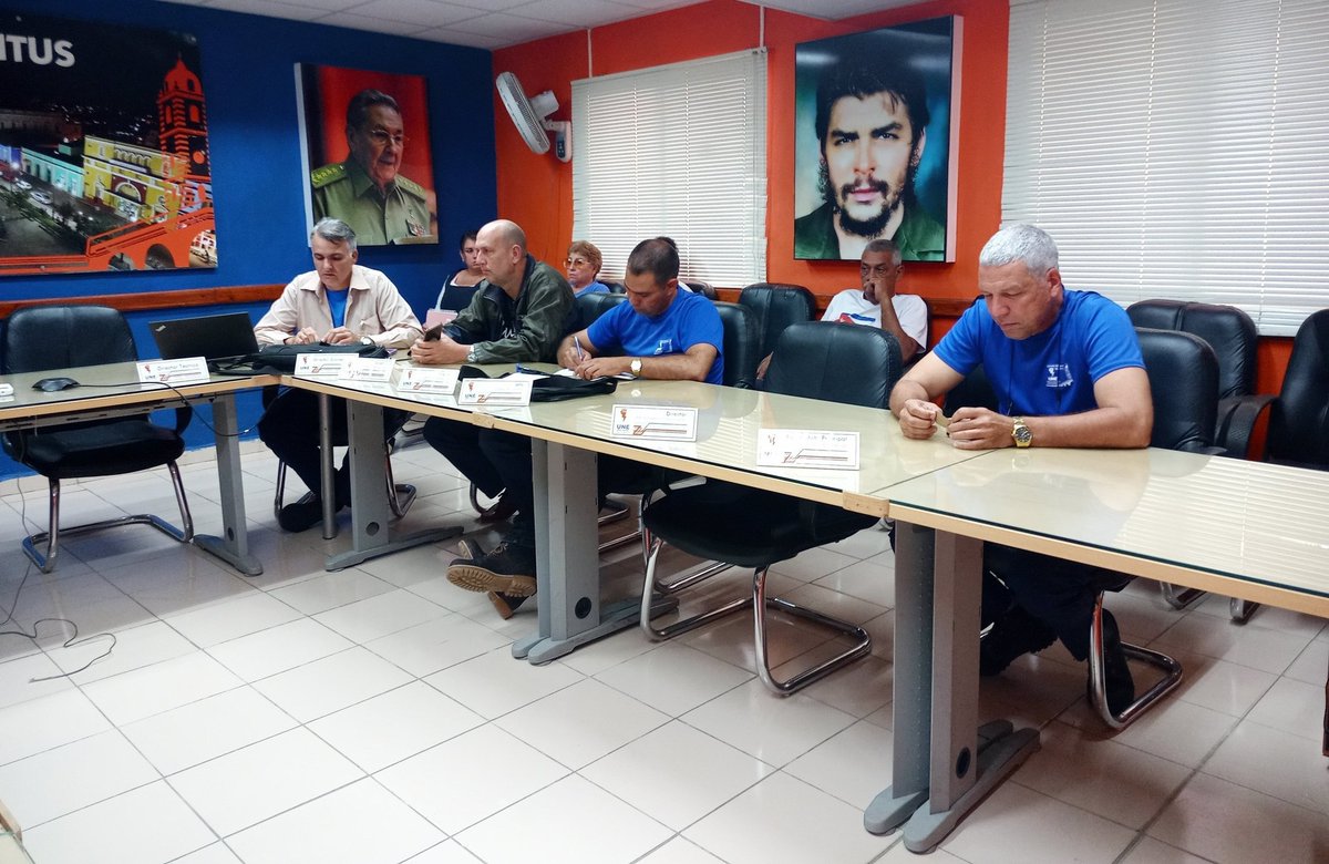 Empresa Eléctrica Sancti Spíritus recibe el inicio de la Auditoría Externa representada por Nancy  Castillo quien de conjunto a un grupo de auditores de la ONN  quienes  dan inicio al seguimiento del sistema de calidad de la organización. #GenteQueSuma #EléctricosEspirituanos