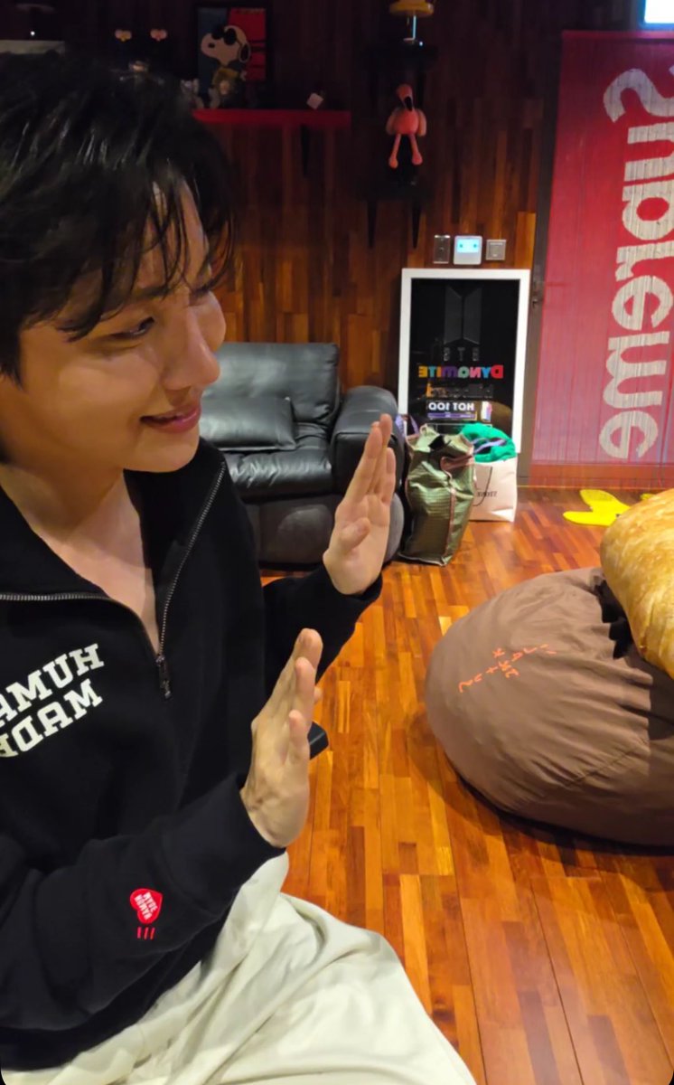 this is unintentionally one of the funniest things he’s ever done oh my god