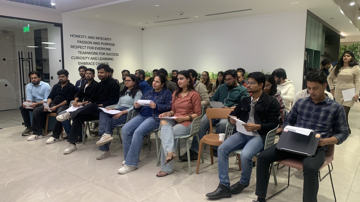 PixelCrayons tweet media