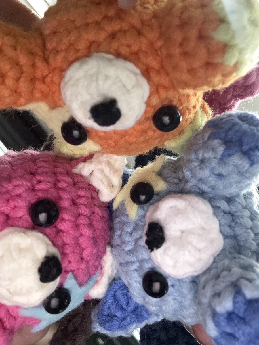 #rt 추첨 두 분께 뜨개 뱀부부 보내드립니다...ᐟ.ᐟ
쩡부부 한 분, 젴부부 한 분 뽑을게요 ♡

늦었지만 새해 복 많이 받으세요 🧧♥️
( 당발 이번주 내로 하겠습니다! )