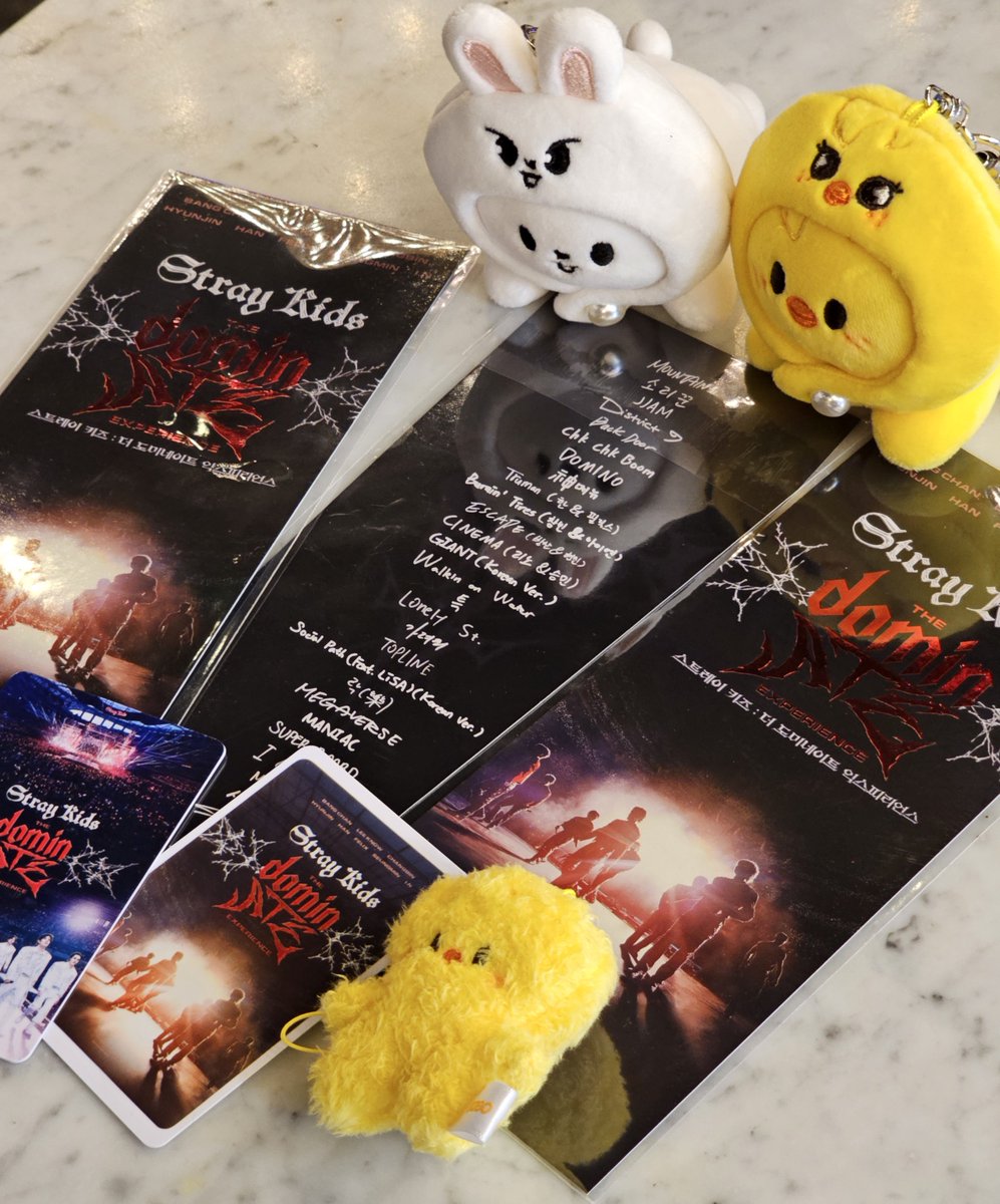 felovelylix's tweet image. 아 스키즈 영화 언제 질리냐🫶

@4dplexfilm 
#StrayKids #스트레이키즈 #dominATE
#The_dominATE_Experience #스트레이키즈_관람인증