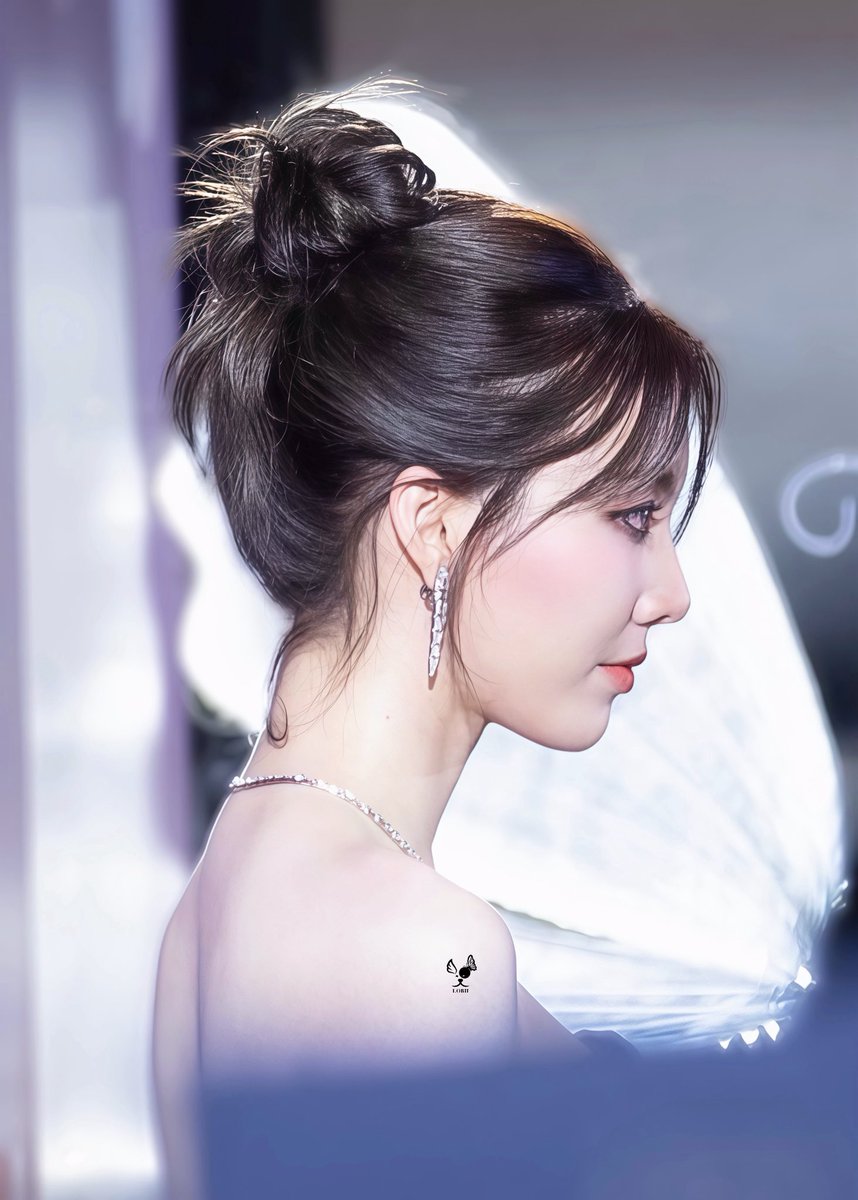 iigateehc's tweet image. เริ่ดเนอะ สมเป็นพรีเซนเตอร์ผลิตภัณฑ์ เกี่ยวกับผม สีผม บำรุงผม จัดแต่งทรงผม ผ่านมาแล้วเกือบทุกสีผม 

#LolaneBotanicxOrm
#ออมกรณ์นภัส #OrmKornnaphat