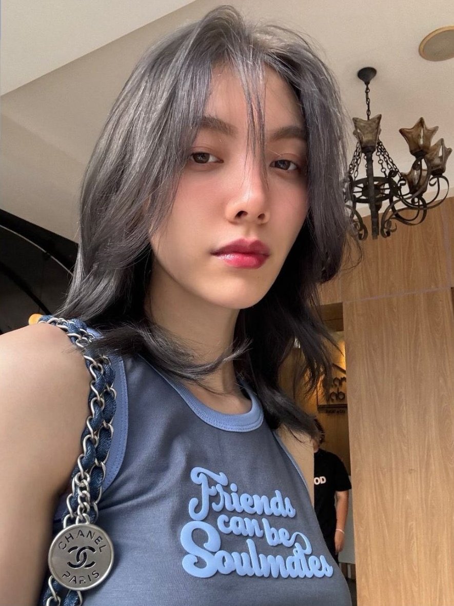 iigateehc's tweet image. เริ่ดเนอะ สมเป็นพรีเซนเตอร์ผลิตภัณฑ์ เกี่ยวกับผม สีผม บำรุงผม จัดแต่งทรงผม ผ่านมาแล้วเกือบทุกสีผม 

#LolaneBotanicxOrm
#ออมกรณ์นภัส #OrmKornnaphat