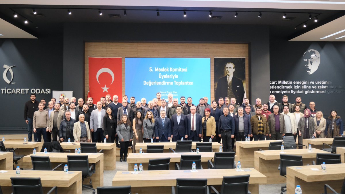Balıkesir Ticaret Odası 5. Meslek Komitesi üyelerimizin katılımıyla Sektörel İstişare Toplantımızı gerçekleştirdik.
Toplantımızda, üyelerimizin sektörlerine ilişkin öneri ve taleplerini dinleyerek değerlendirmelerde bulunduk; oda-üye işlemleri ve yürütülen çalışmalar hakkında