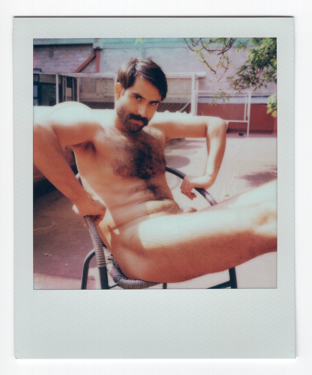 #vernacularnudes #polaroid #polaroidnudes #malenude #malenudes #maleform <a href="/jorgegama__/">Jorge Gama</a>