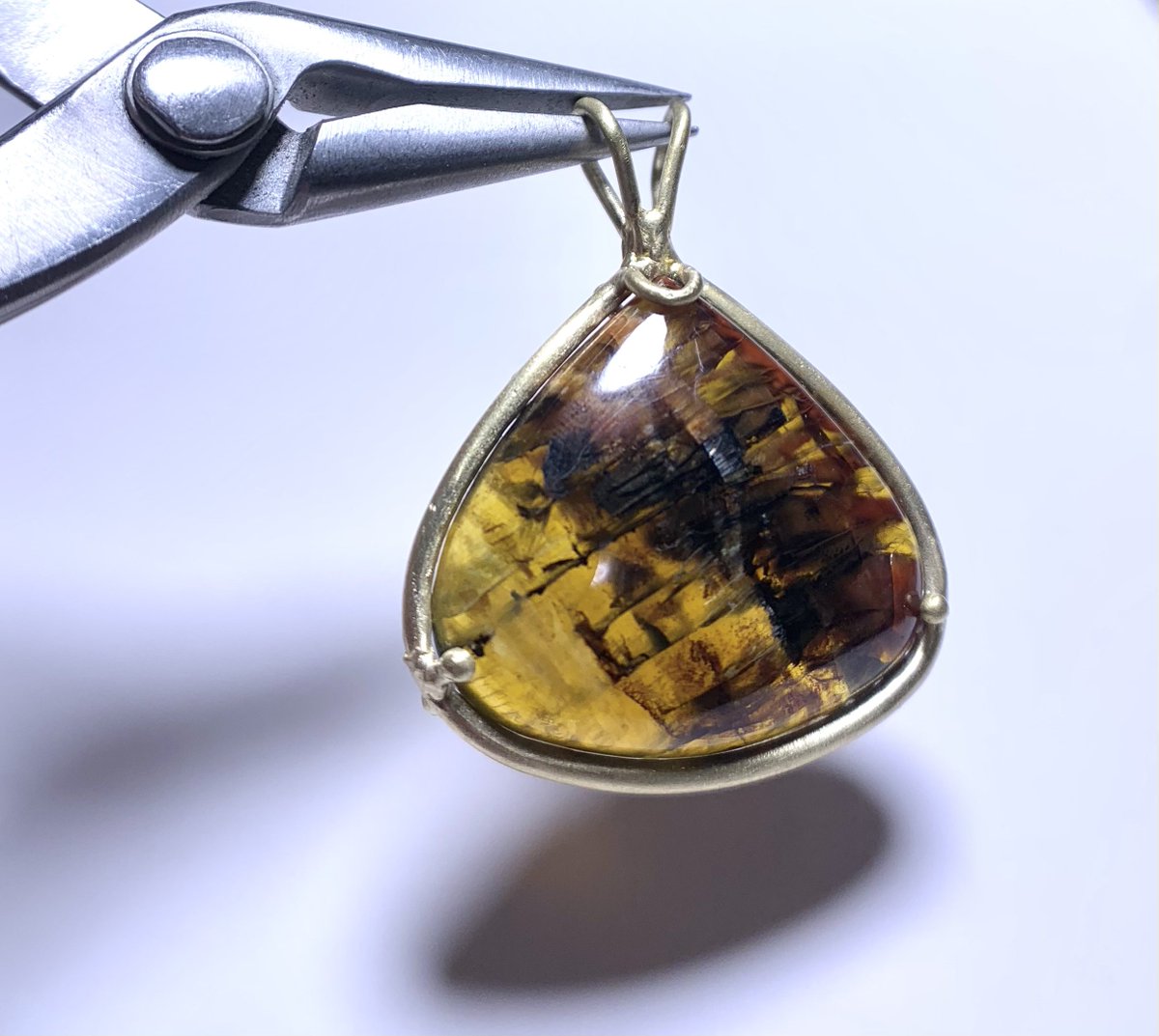 新作のおっきな変わり種オパール2種 グリーンのほうがインペリアル