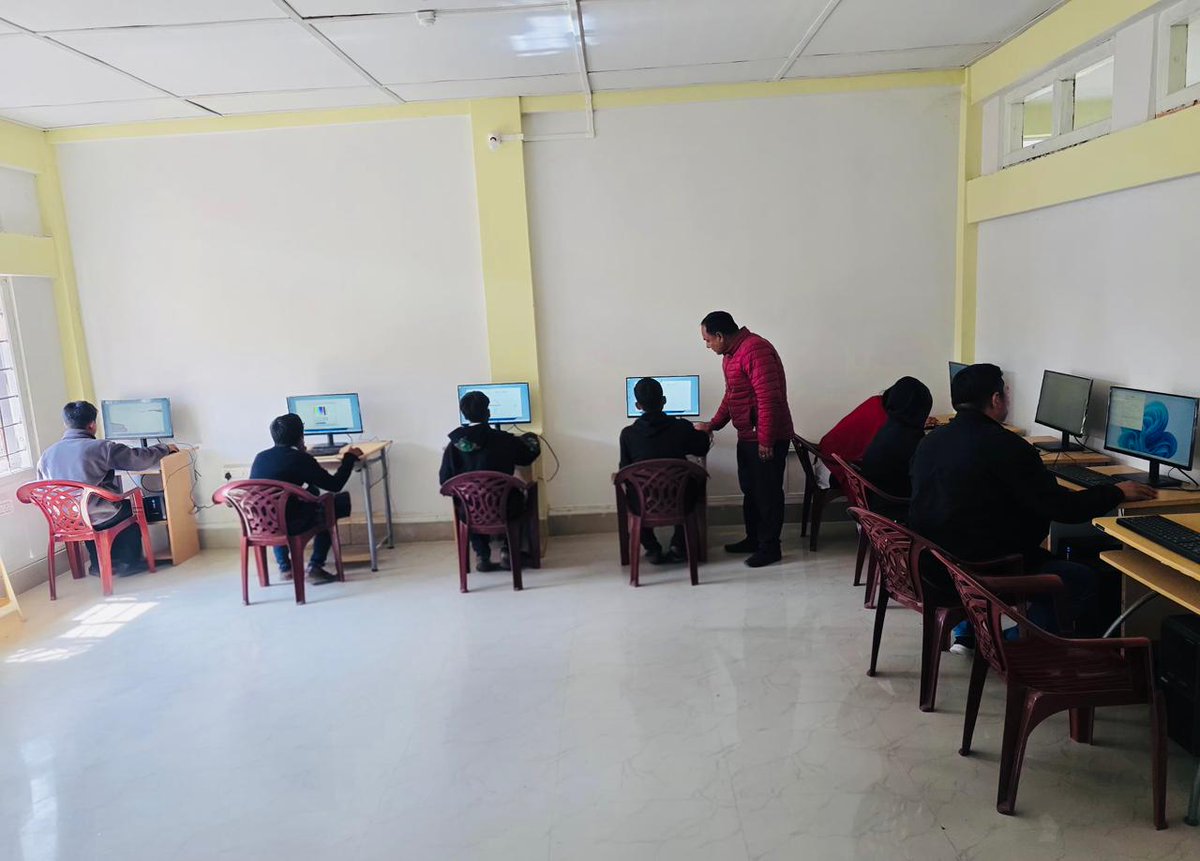 Spearcorps's tweet photo. 𝗘𝗺𝗽𝗼𝘄𝗲𝗿𝗶𝗻𝗴 𝗬𝗼𝘂𝗻𝗴 𝗠𝗶𝗻𝗱𝘀
Dao Division and #SpearHeadDivision under #SpearCorps strengthened educational initiatives in #ArunachalPradesh under Operation Sadbhavana. #Computers and UPS systems were handed over to Anini Higher Secondary School, while #Books and an #InteractivePanel were provided to Government Residential School, Papikrung, promoting digital literacy and youth empowerment.
#SpearCorps के अंतर्गत #DaoDivision और Spear Head Division ने #OperationSadbhavana के तहत Arunachal Pradesh में शैक्षिक पहलों को सुदृढ़ किया। #Anini Higher Secondary School को Computers एवं #UPSSystems तथा Government Residential School, #Papikrung को पुस्तकें और एक इंटरैक्टिव पैनल प्रदान किए गए, जिससे Digital Literacy और युवा सशक्तिकरण को बढ़ावा मिला।
#IndianArmy #DigitalEducation #YouthEmpowerment #CommunityDevelopment #NationFirst #EducationForAll #Sadbhavana #EducationMatters #SchoolCommunity
@adgpi
@HQ_IDS_India
@easterncomd
@official_dgar
@prodefkohima
@prodefgau
@GovParnaik
@MyGovArunachal
@ArunachalCMO
@MDoNER_India
@airnews_ita
@KirenRijiju
@SushantBSinha
@pasang_sona
@rwac48
@NELiveTV
Facebook-https://t.co/HBZq2S21fp
Instagram-https://t.co/nTewg3tLKO
YouTube-https://t.co/1AFZ1RDrLX