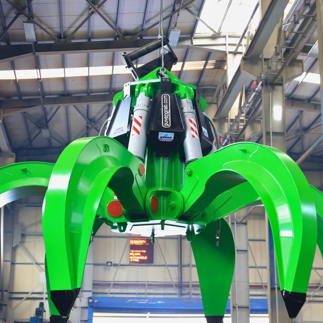 At #GuvenGrab, we manufacture heavy-duty spider #grabs designed for continuous scrap handling. When mounted on a #Sennebogen895, Guven #SpiderGrabs deliver reliable, high-quality, and high-performance operation — 24 hours a day, 365 days a year.