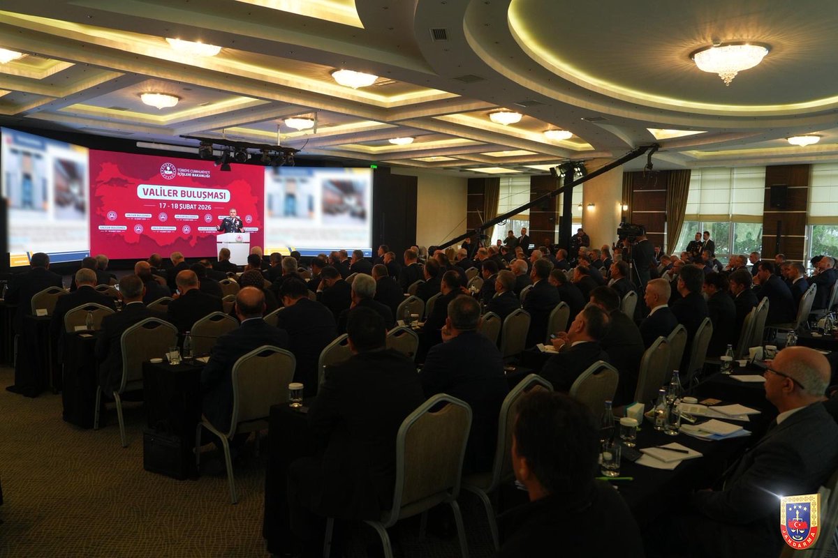 İçişleri Bakanımız Sayın Mustafa ÇİFTÇİ’nin başkanlığında düzenlenen Valiler Buluşması programında Jandarma Genel Komutanımız Orgeneral Sayın Ali ÇARDAKCI, 81 İl Valimizle bir araya gelerek Jandarma Genel Komutanlığımız faaliyetlerine ilişkin sunumlarını gerçekleştirdi.

📍Ankara