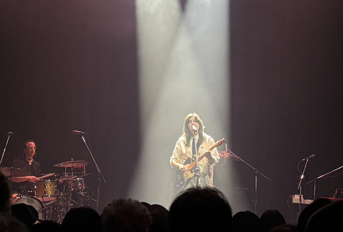 disk_one_'s tweet photo. Lucy Dacus初来日公演

聴く者にその楽曲の良さを再認識させるような丁寧な演奏とLucyの歌を
「やっぱりいい歌だなぁ」と再認識しながら聴く
というライブでした
素晴らしいライブを観た満足度と
だからこそもっと早く観たかった
という気持ち半々になりました
#LucyDacus https://t.co/YcjDM5N3vj