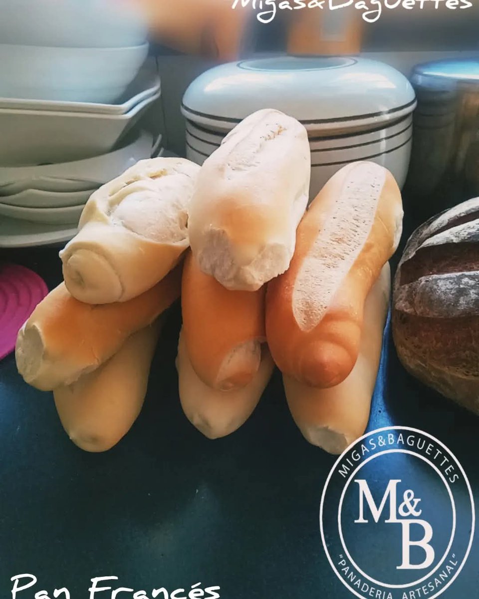 migasybaguettes's tweet photo. ¡Es la hora del Pan Francés! Saliendo calientitos del horno 🔥😋
#panfrances
#migasybaguettes https://t.co/rVeZPZLm8Y