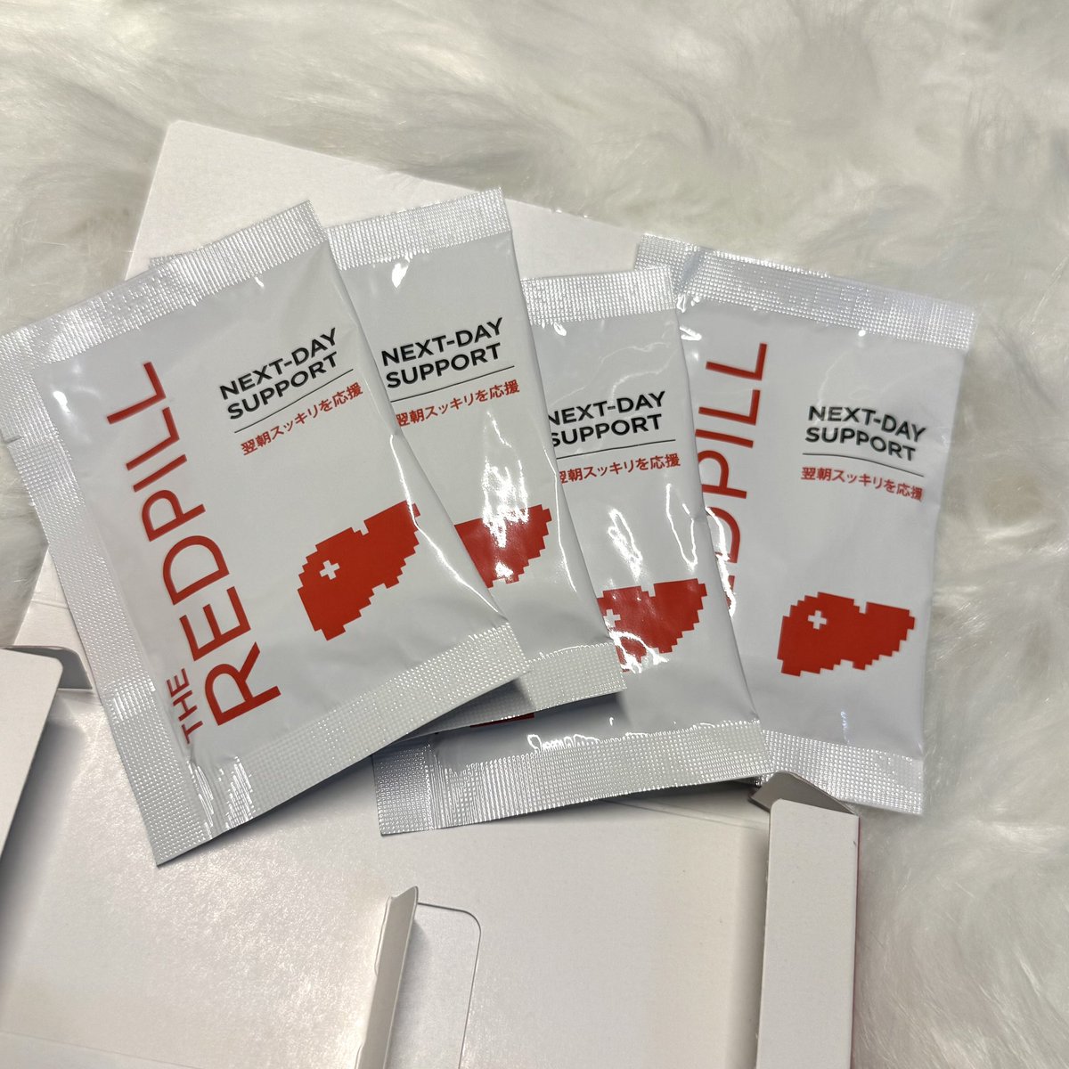 ako_biyou's tweet photo. 翌朝のコンディション、ここまで変わるとは思わなかった…❤️‍🔥
このRED PILLで夜のうちにしっかりリカバリーケア✨

仕事でクタクタな日や、たくさん歩いた日でも、飲んで寝るだけで翌朝のスッキリ感が全然違うのが嬉しい💊🌙

✔️翌朝スッキリ軽やか
✔️頑張った日のご褒美ケア
✔️大事な予定の前夜にも◎
✔️続けやすいカプセルタイプ

見た目以上に頼もしすぎる…❤️
しかも今なら！クーポンコード「REDPILL2602S」を入力すると30%オフで購入できちゃう✌🏻✨

PR @GoCLN_japan
#redpill