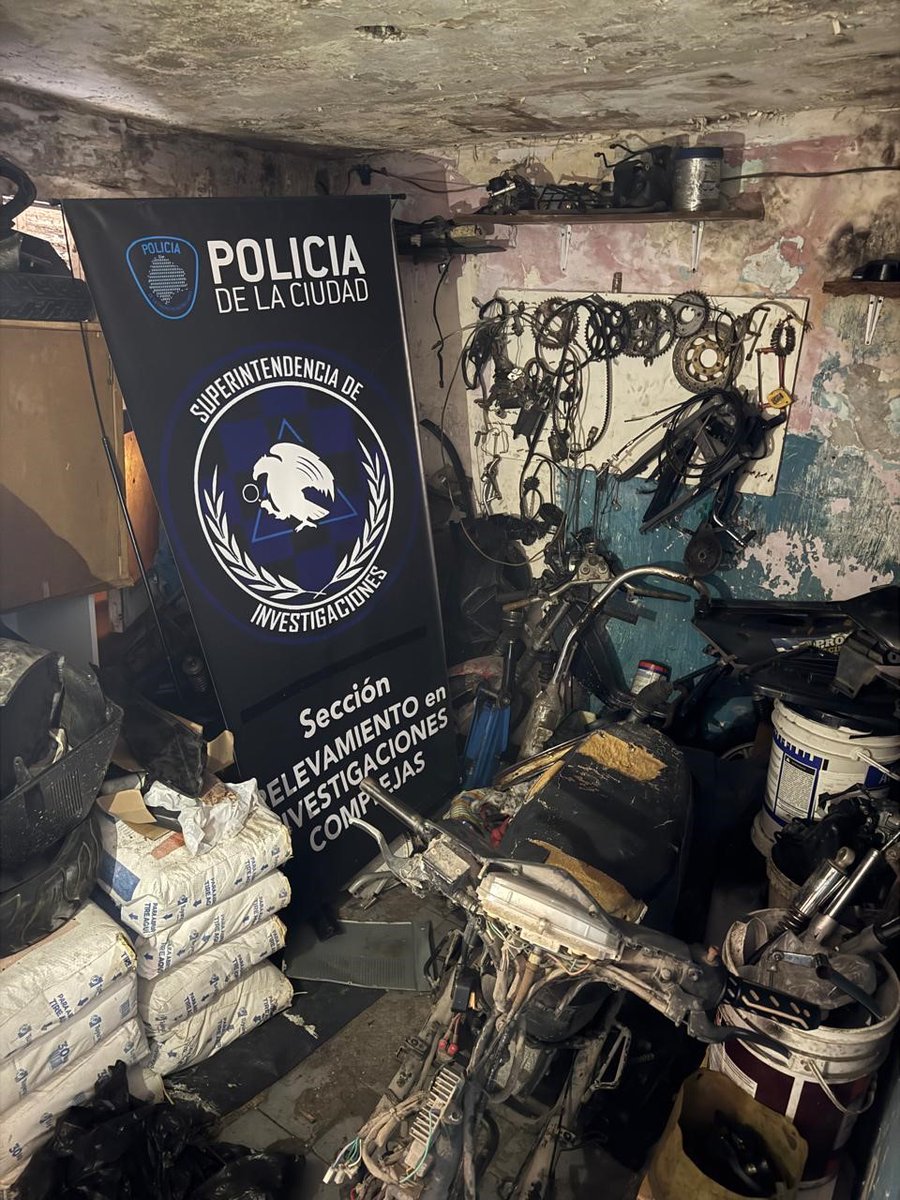 Un desarmadero fue desarticulado por la <a href="/PoliciaCiudadBA/">Policía de la Ciudad</a> en el barrio Mitre, en Saavedra, durante un allanamiento en el que secuestró gran cantidad de autopartes valuadas en unos 25 millones de pesos.