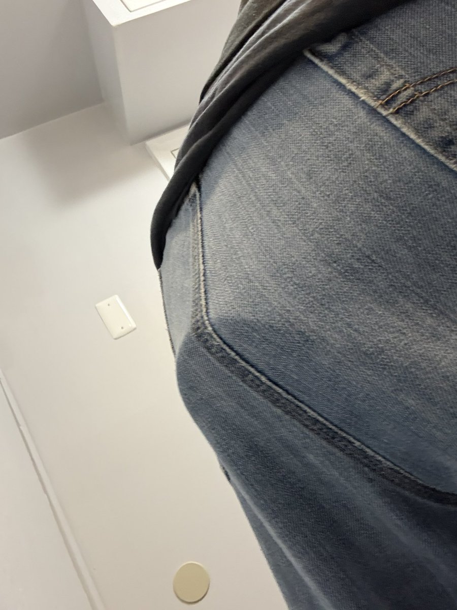 lilwillybighole's tweet photo. Riding my @hankeystoys in my shop was such a turn on 🥵. Even wore my #xxlminotaur like a plug while working in the shop. https://t.co/NRsHOlRMaE