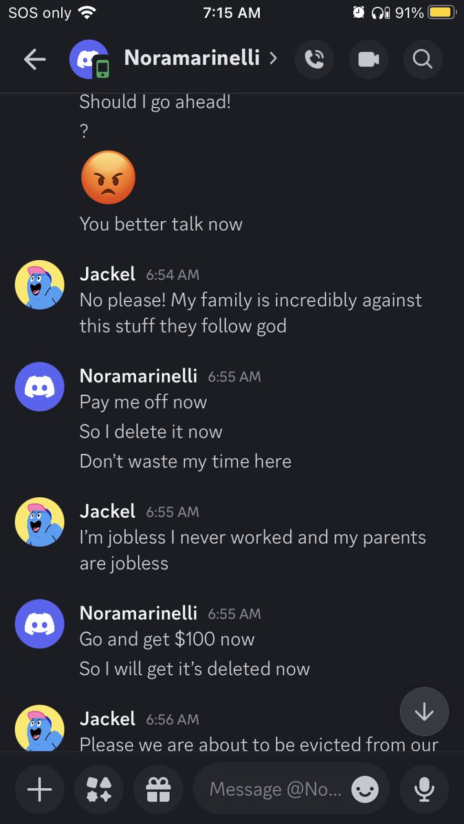 Azimauth_mach's tweet photo. Just to let everyone know this person on discord is trying to blackmail my friend into sending them money but there family is poor please be careful who you trust!And spread this as far as you can! https://t.co/E2L2F8HGXC