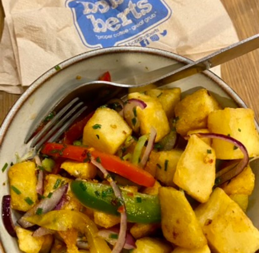 Matthew George (sometimes daughter Beatrice) 💙 tweet media