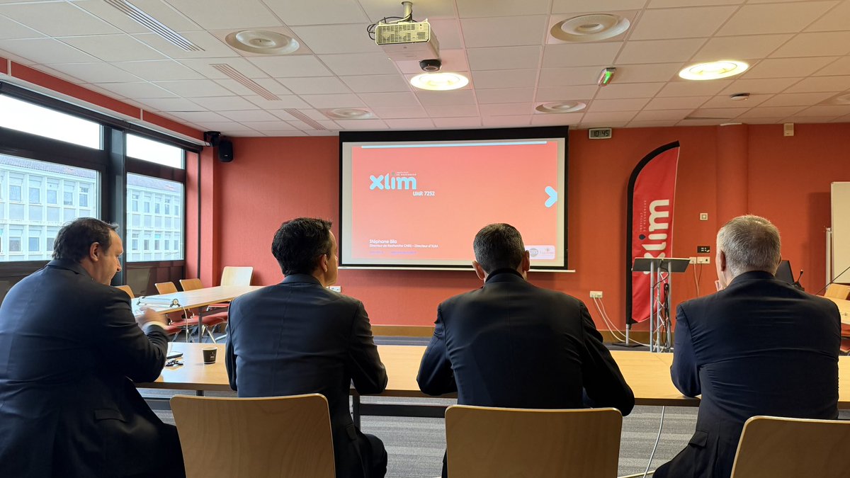 Merci à <a href="/MiguelThierry2/">Thierry Miguel</a> qui m’accueille dans sa belle ville de Limoges, au laboratoire XLIM de l’Université.

Pour continuer à développer les technologies de demain sur les réseaux numériques, le cryptage post-quantique… Il faut encourager des partenariats forts entre ville,