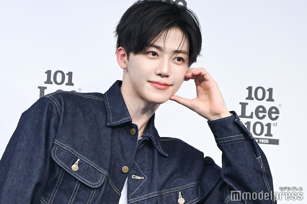 วันนี้หล่อมากกก ออร่าสุดๆพร้อมแจกความสดใสให้กับคนในงาน งานญี่ปุ่นถนัดเลยล่ะ พูดปร๋ออ่ะ เก่งมากจัง ทางทีม Lee กับนักข่าวในงานก็ท่าจะเอ็นดูมากๆๆ ให้คนละแบ๊วสองแบ๊ว ขอคนรักคนชอบคนนึกถึงเยอะๆๆเลย

JAEMIN FOR LEE JEANS
#JAEMINxLeeJeans
#JAEMIN_LeeAPACAmbassador