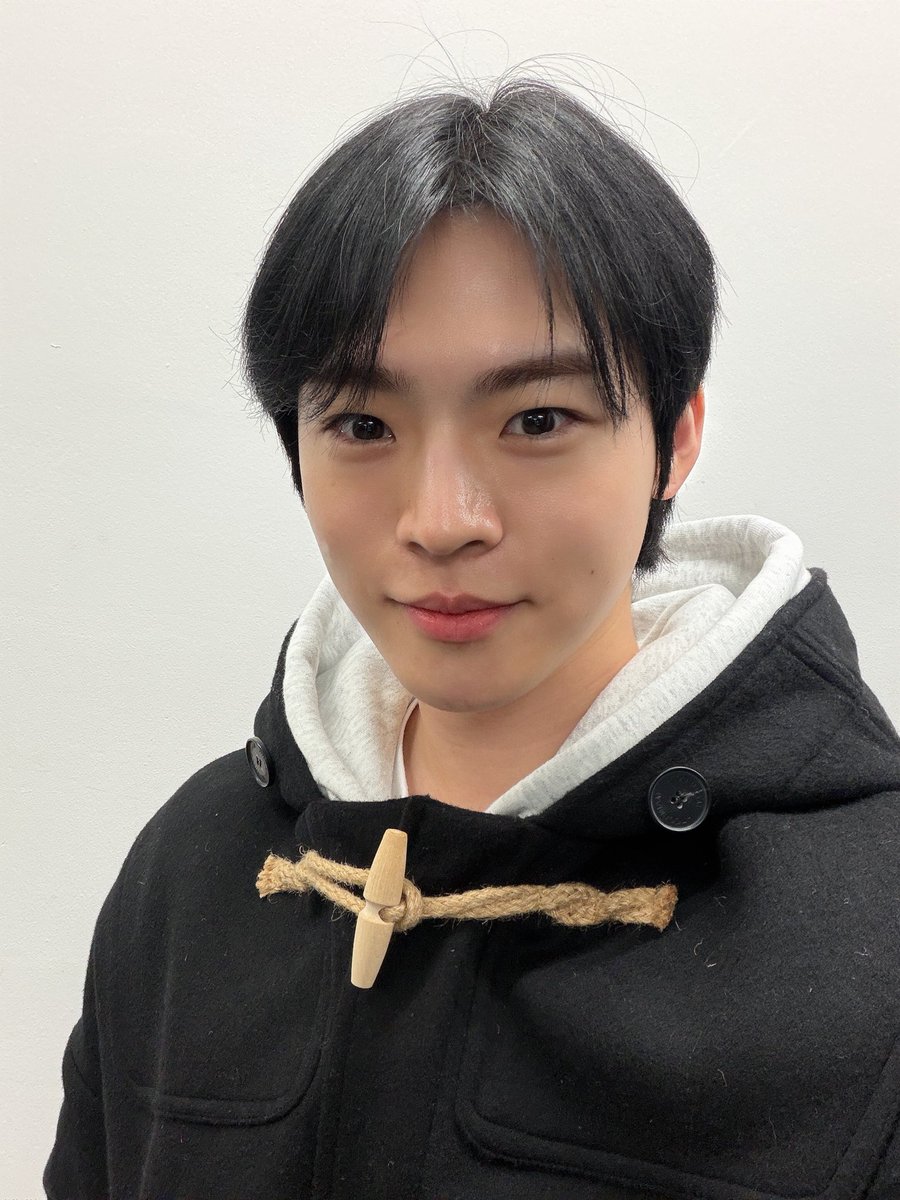 sing_Hyo422's tweet image. 아무것도 
바르지않은 입술이
저럴수가 있다고.?