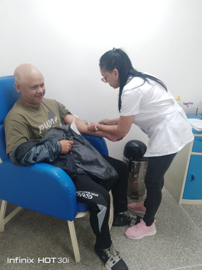 cubacooperaven's tweet image. ¡Orgullo en #Catia! 🩺🏙️ El equipo del CDI "Flores de Catia" brinda atención de calidad con amor y compromiso al pueblo de Caracas. ¡En el Distrito Capital, la salud es nuestra bandera! 🇨🇺🇻🇪 #CubaPorLaVida #DistritoCapital #SaludParaElPueblo