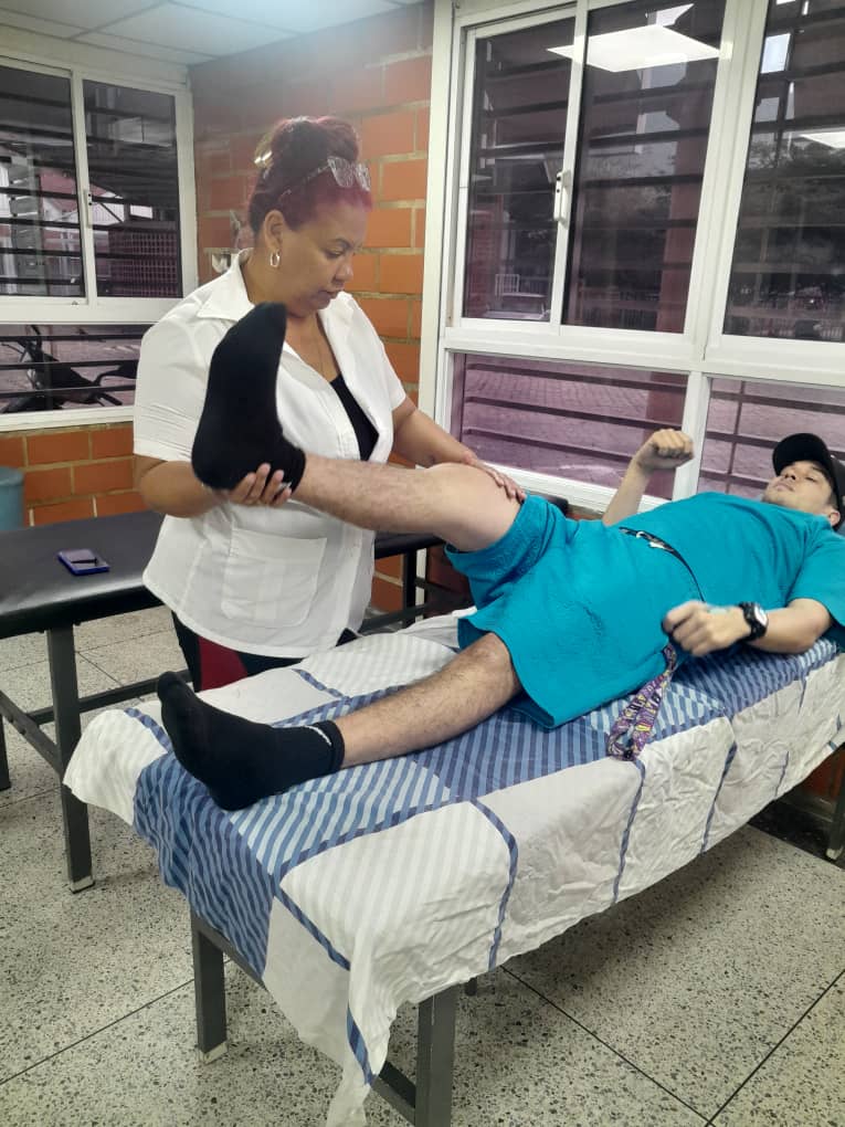 cubacooperaven's tweet image. ¡Orgullo en #Catia! 🩺🏙️ El equipo del CDI "Flores de Catia" brinda atención de calidad con amor y compromiso al pueblo de Caracas. ¡En el Distrito Capital, la salud es nuestra bandera! 🇨🇺🇻🇪 #CubaPorLaVida #DistritoCapital #SaludParaElPueblo