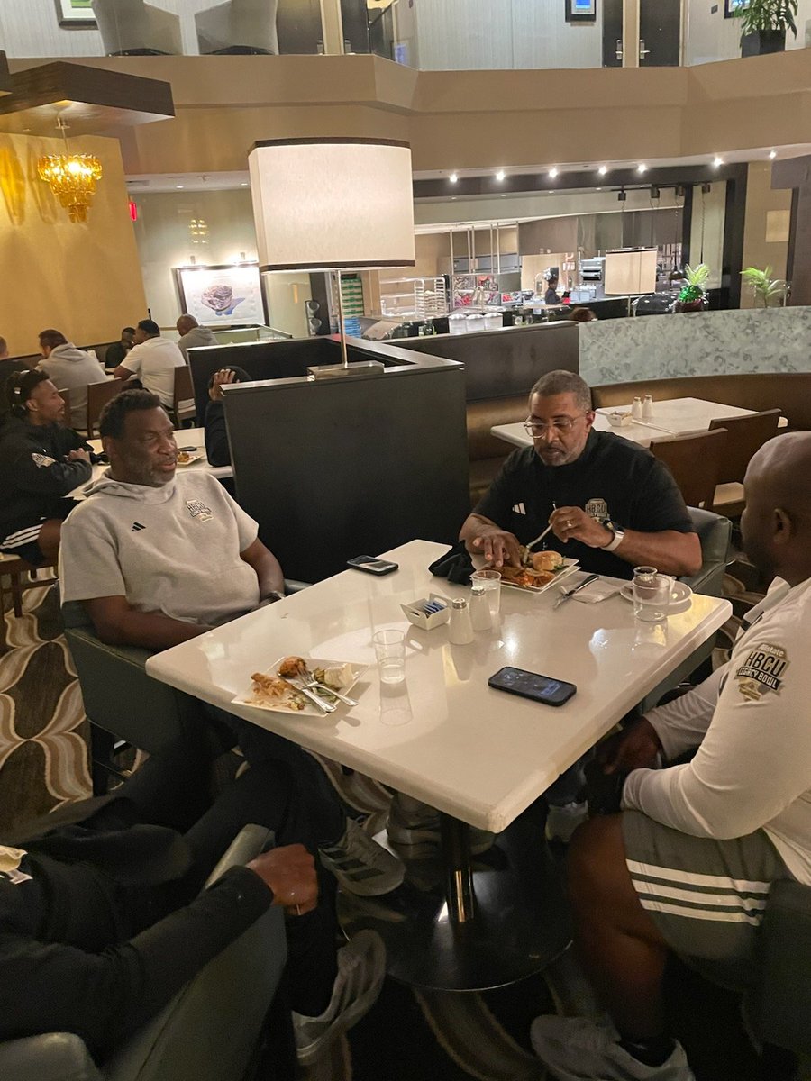 Golden Bulls tweet media