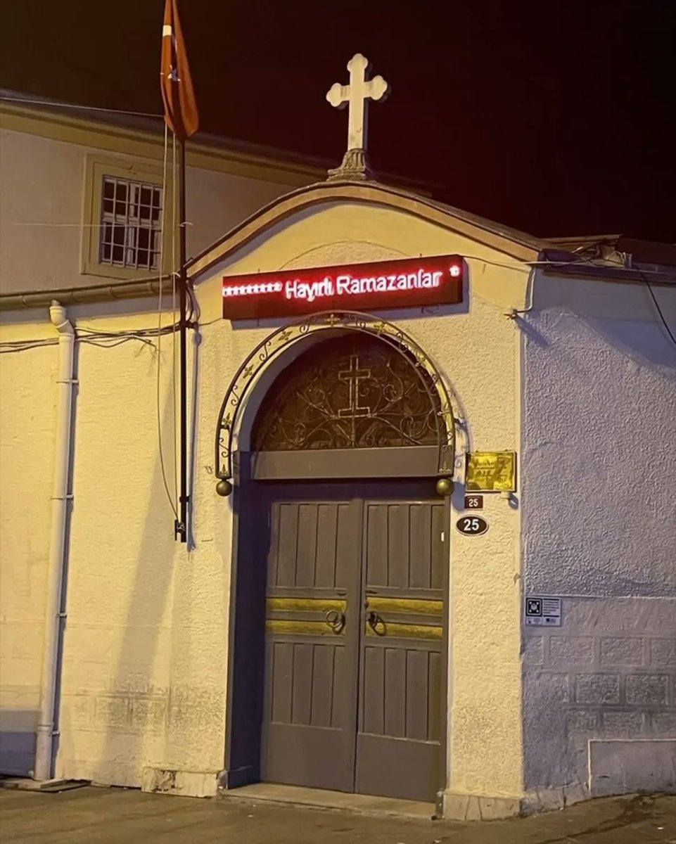 Tüm İslam aleminin Ramazan ayını kutlarız.

5 gün sonra da Hristiyan Ortodoks aleminin 40 gün süren Büyük Oruç dönemi başlıyor.

"Birbirinizi sevin, çünkü sevgi Tanrı'dandır." (1. Yuhanna 4:7)

"Eğer yalnız sizi sevenleri severseniz, ne ödülünüz olur? Vergi görevlileri de öyle