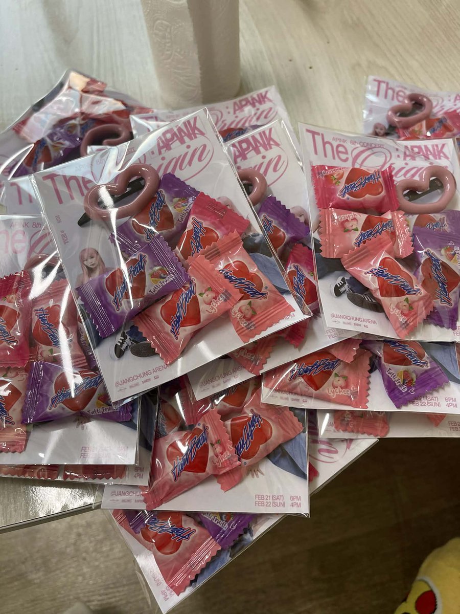 forpc5521's tweet photo. มี give away แจก 200 ชิ้นนะคะ  เจอกันที่ JANGCHUNG ARENA วันอาทิตย์ 22 กุมภา 

We'll be giving away 200 items! See you at JANGCHUNG ARENA on Sunday, February 22nd.

200개의 경품을 ��립니다! 2월 22일 일요일, 장충 아레나에서 만나요!

#TheOrigin_APINK #Apink https://t.co/0DiRHTXhv4
