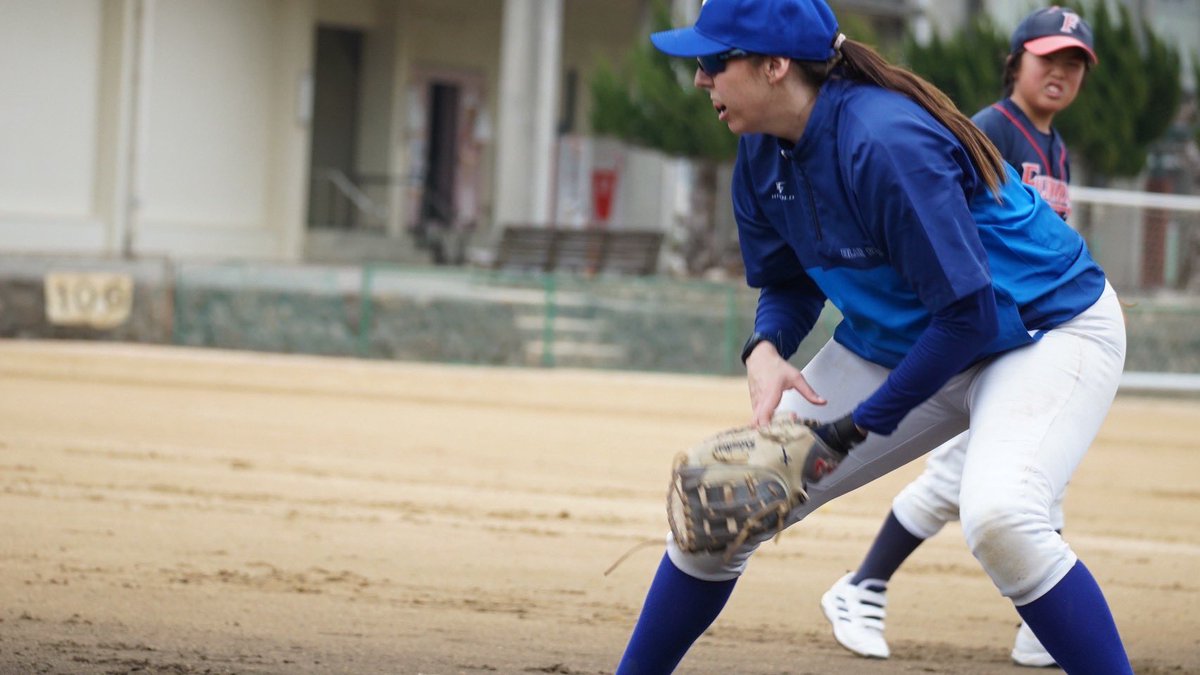 ・
・
ブルサン2026に助っ人外国人選手が入団✨
カナダ国籍のジェニファー選手です✨

とっても明るいキャラクターと豪快👀💦見たことのないような強烈な🔥打撃にご注目ください！

BUCCI JENNIFER MICHELE
ブッチ・ジェニファー・ミシェル
背番号22
1997/8/14
右投左打
カナダ出身