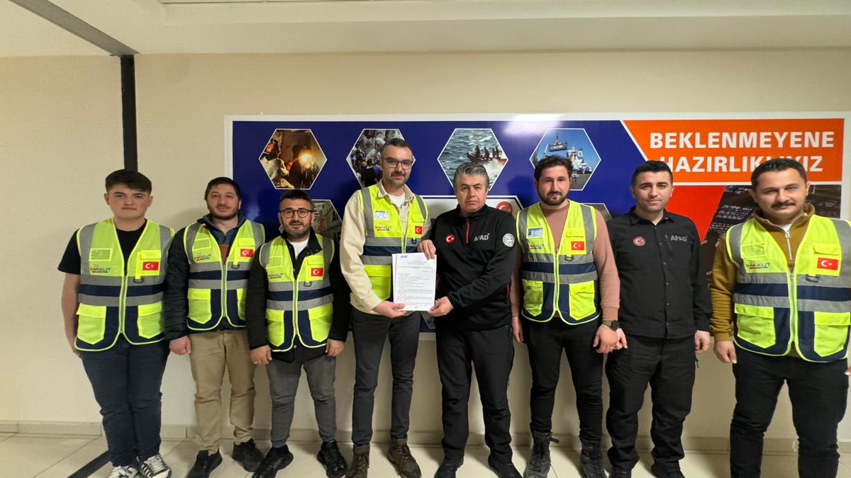 📍Yozgat AFAD ile protokol imzaladık. 

Yozgat AFAD İl Müdürlüğü ile gerçekleştirdiğimiz protokol ile afet ve acil durumlarda sahada aktif görev alacağız.📋✍️
#ihakut #hayaticinhavadayiz #aramakurtarma