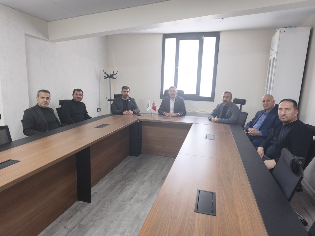 Olağan haftalık toplantımızı icra ettik.
Toplantımızda teşkilat çalışmalarımızı kapsamlı şekilde değerlendirdik. Devam eden  faaliyetler üzerine istişarelerde bulunduk. 
Önümüzdeki döneme ilişkin yol haritamızı belirledik. 
Alınan kararların hayırlara vesile olmasını dileriz..