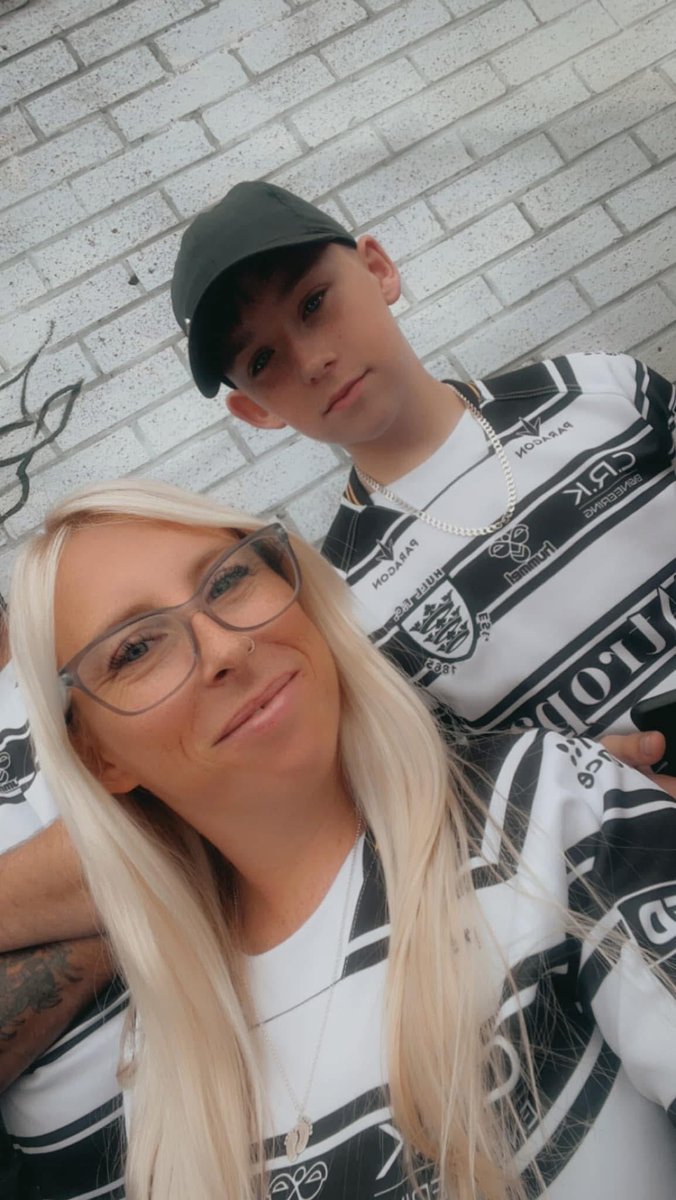 HayleyMower's tweet photo. Happy 16th birthday son 16 year of loving you and a life time to go ❤️ I am so incredibly proud of you, my best friend my rock I love you round the world and more ❤️ #mum&amp;son #unbreakablebond #imwinninginlifewithyou #foreverbyyourside https://t.co/SrrdY6WUeN