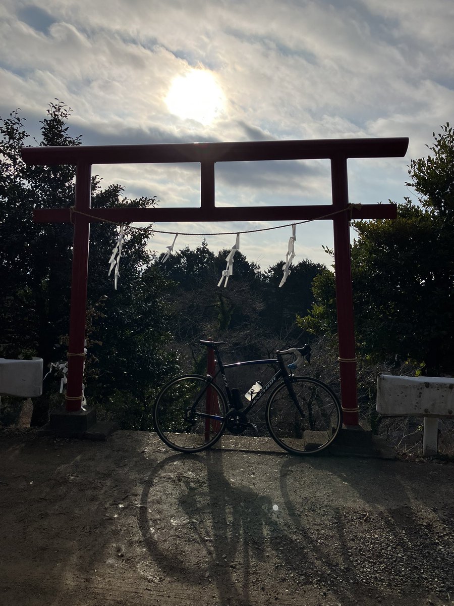 cycle_chiryoin's tweet photo. 城山湖(小松ルート)×6本

自分の中で冬の定番になりつつある城山湖での登坂練習、一応自己ベストは去年より10秒短縮できたものの3本目以降バテバテで去年より平均値は下がってしまった。

やはり荒川でなんとなくSSTっぽい練習ばかりでなく、ちゃんと高強度しなきゃダメだな https://t.co/fLFtVgDhXA