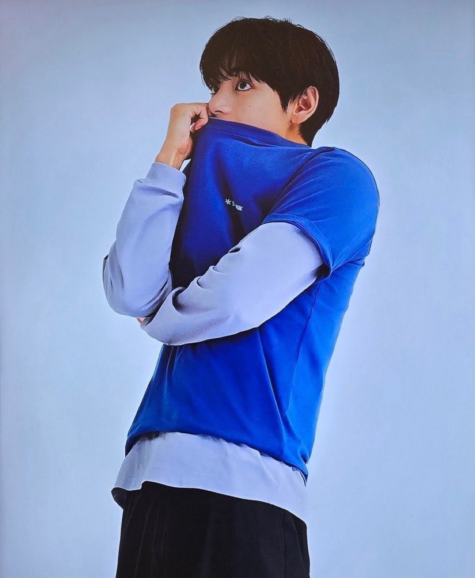 spinorbinmusic's tweet photo. ❄️✨ Kim Taehyung looking absolutely amazing in new photos for Snow Peak 😍🔥

Effortless style, calm aura, peak visuals.
#KimTaehyung #V #BTS #SnowPeak https://t.co/MJZhccpvOo