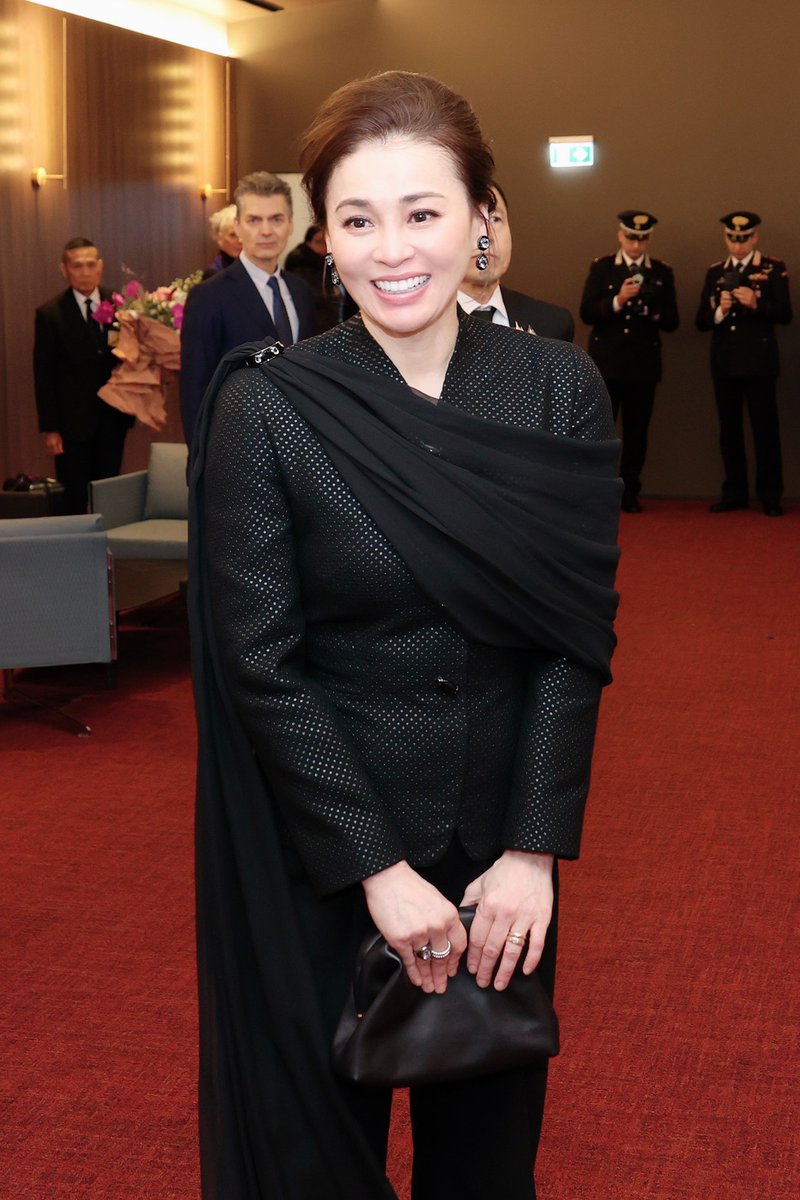 threesixtwoone's tweet image. มิลานมีควีนสุทิดาแล้วค่ะ😭😭😭💜💜💜