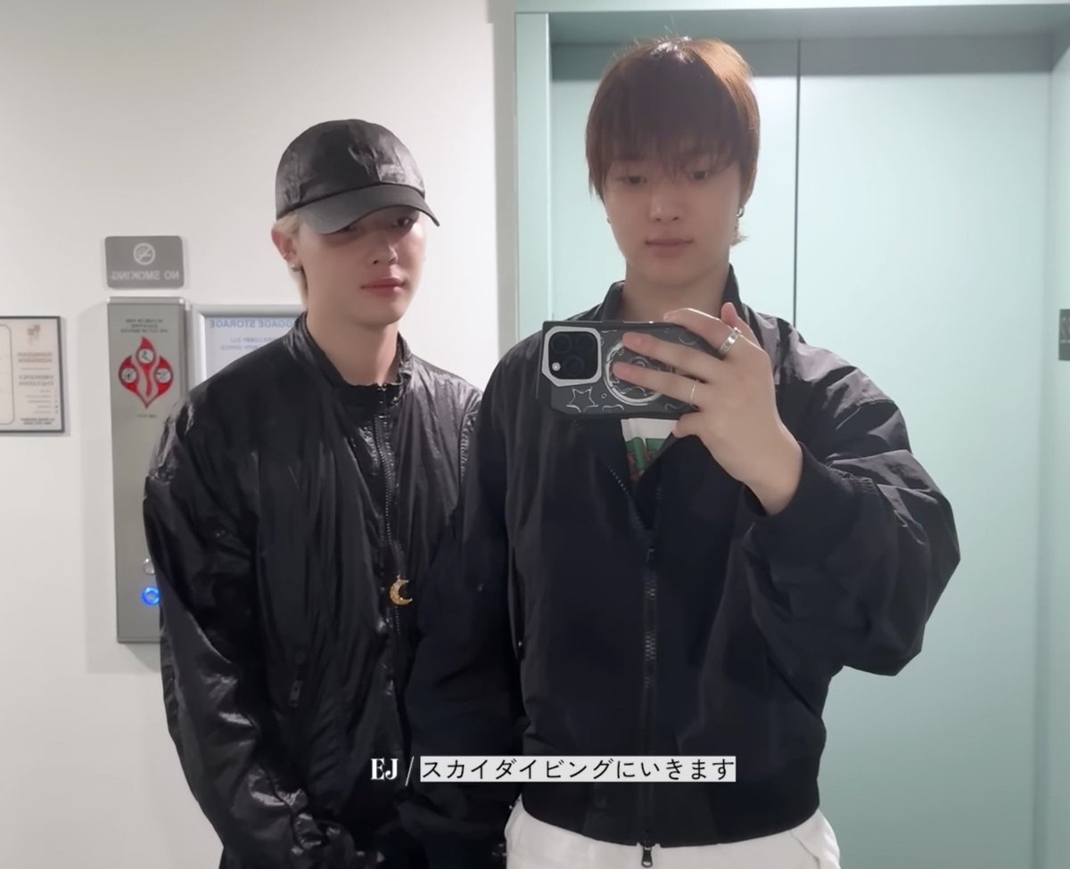 nico☺︎☺︎ the way he manages to make nico look small