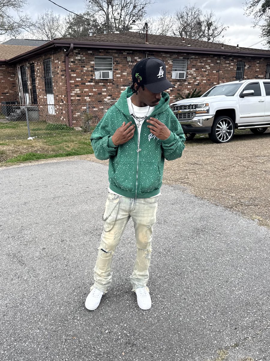 Deeskie (@no_trustad) on Twitter photo 