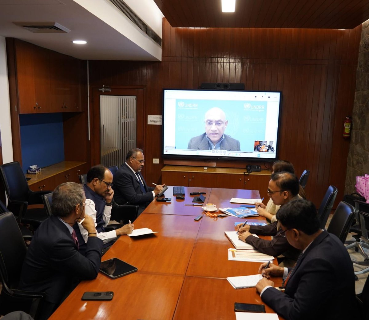 nidmmhaindia's tweet photo. 𝗡𝗜𝗗𝗠–𝗨𝗡𝗗𝗥𝗥 𝗦𝘁𝗿𝗮𝘁𝗲𝗴𝗶𝗰 𝗗𝗶𝗮𝗹𝗼𝗴𝘂𝗲 𝗠𝗮𝗿𝗸𝘀 𝗮 𝗡𝗲𝘄 𝗖𝗵𝗮𝗽𝘁𝗲𝗿 𝗶𝗻 𝗚𝗹𝗼𝗯𝗮𝗹 𝗗𝗶𝘀𝗮𝘀𝘁𝗲𝗿 𝗥𝗲𝘀𝗶𝗹𝗶𝗲𝗻𝗰𝗲

In a significant step toward deepening international cooperation on disaster risk reduction, a high-level strategic dialogue was held at the @UNinIndia Office, New Delhi, convening senior officials and global practioners committed to shaping a safer and more resilient future. 𝗦𝗵𝗿𝗶 𝗠𝗮𝗱𝗵𝘂𝗽 𝗩𝘆𝗮𝘀, 𝗜𝗔𝗦, 𝗘𝘅𝗲𝗰𝘂𝘁𝗶𝘃𝗲 𝗗𝗶𝗿𝗲𝗰𝘁𝗼𝗿, @nidmmhaindia, accompanied by 𝗣𝗿𝗼𝗳. 𝗔𝗺𝗶𝗿 𝗔𝗹𝗶 𝗞𝗵𝗮𝗻, 𝗛𝗼𝗗, 𝗥𝗜 & 𝗚𝗠𝗥 𝗗𝗶𝘃𝗶𝘀𝗶𝗼𝗻, 𝗡𝗜𝗗𝗠 and 𝗠𝘀 𝗡𝗮𝘇𝗶𝗮 𝗞𝗵𝗮𝗻, @ipronidm, engaged in a high-level meeting with His Excellency Shri @KamalKishore_IN, Special Representative of the UN Secretary-General for Disaster Risk Reduction (@UNDRR), along with 𝗠𝗿 𝗡𝗶𝗰𝗵𝗼𝗹𝗮𝘀 𝗥𝗮𝗺𝗼𝘀, 𝗣𝗿𝗼𝗴𝗿𝗮𝗺𝗺𝗲 𝗠𝗮𝗻𝗮𝗴𝗲𝗺𝗲𝗻𝘁 𝗢𝗳𝗳𝗶𝗰𝗲𝗿; 𝗗𝗿 𝗦𝘂𝗷𝗶𝘁 𝗞𝘂𝗺𝗮𝗿 𝗠𝗼𝗵𝗮𝗻𝘁𝘆, 𝗖𝗵𝗶𝗲𝗳 𝗼𝗳 𝗕𝗿𝗮𝗻𝗰𝗵, 𝗜𝗻𝘁𝗲𝗿𝗴𝗼𝘃𝗲𝗿𝗻𝗺𝗲𝗻𝘁𝗮𝗹 𝗣𝗿𝗼𝗰𝗲𝘀𝘀𝗲𝘀; 𝗠𝗿 𝗠𝗮𝗿𝗰𝗼 𝗧𝗼𝘀𝗰𝗮𝗻𝗼-𝗥𝗶𝘃𝗮𝗹𝘁𝗮, 𝗖𝗵𝗶𝗲𝗳 𝗼𝗳 𝘁𝗵𝗲 𝗥𝗲𝗴𝗶𝗼𝗻𝗮𝗹 𝗢𝗳𝗳𝗶𝗰𝗲 𝗳𝗼𝗿 𝗔𝘀𝗶𝗮 𝗮𝗻𝗱 𝘁𝗵𝗲 𝗣𝗮𝗰𝗶𝗳𝗶𝗰; 𝗮𝗻𝗱 𝗦𝗵𝗿𝗶 𝗦𝗮𝗻𝗷𝗮𝘆 𝗕𝗵𝗮𝘁𝗶𝗮, 𝗛𝗲𝗮𝗱 𝗼𝗳 𝗚𝗹𝗼𝗯𝗮𝗹 𝗘𝗱𝘂𝗰𝗮𝘁𝗶𝗼𝗻 𝗮𝗻𝗱 𝗧𝗿𝗮𝗶𝗻𝗶𝗻𝗴 𝗜𝗻𝘀𝘁𝗶𝘁𝘂𝘁𝗲.

The deliberations reflected a shared global vision aligning India’s institutional strengths with international frameworks to accelerate the implementation of the #SendaiFramework and advance climate-resilient development. The dialogue underscored the importance of knowledge exchange, capacity building, intergovernmental coordination, and community-centred resilience in an era of increasingly complex and interconnected risks.

This meeting marks not merely a convergence of institutions but a convergence of purpose, reinforcing India’s leadership in disaster risk reduction and deepening collaboration between NIDM and the United Nations Office for Disaster Risk Reduction at regional and global levels.

#UNDRR #DisasterRiskReduction #GlobalResilience #ClimateResilience #SendaiFramework #NIDM 

@HMOIndia | @ndmaindia | @NDRFHQ | @UNDRR | @UNinIndia