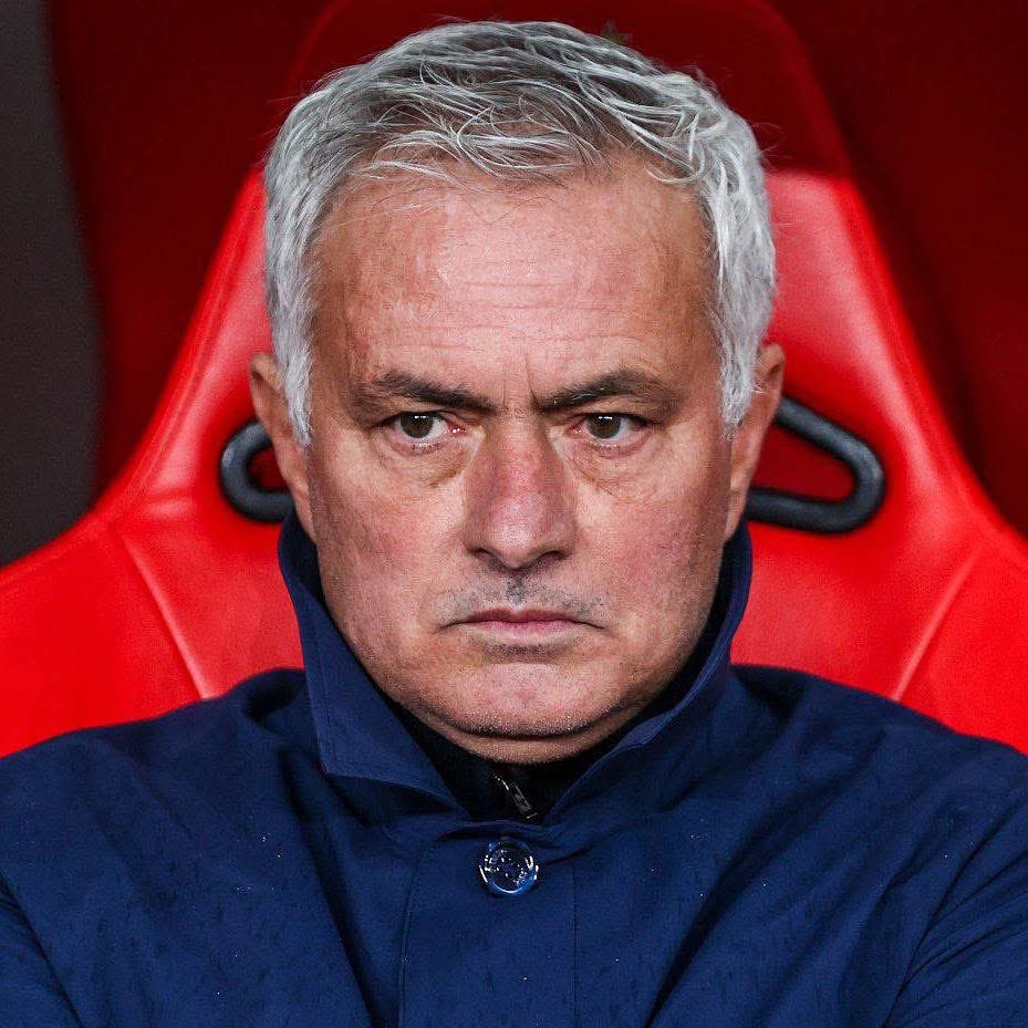 TWO DRAMATIC THING MOURINHO DID IN BENFICA MATCH AGAINST REAL MADRID

- Mourinho was sent to the stands in the final minutes of the match. After Benfica's Rios went down on the edge of the area and the referee refused to card Real Madrid's Vinícius Júnior, Mourinho's protests