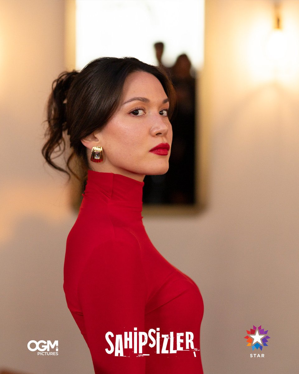 HseyinTuran1905's tweet photo. #Sahipsizler Dizisinin Başarılı güzel kaliteli Başrol oyuncusu KRALİÇEMİZ 👑 💫 ✨ ❤️ 🧿 #HazalŞubaşı https://t.co/BhjvxUywrF