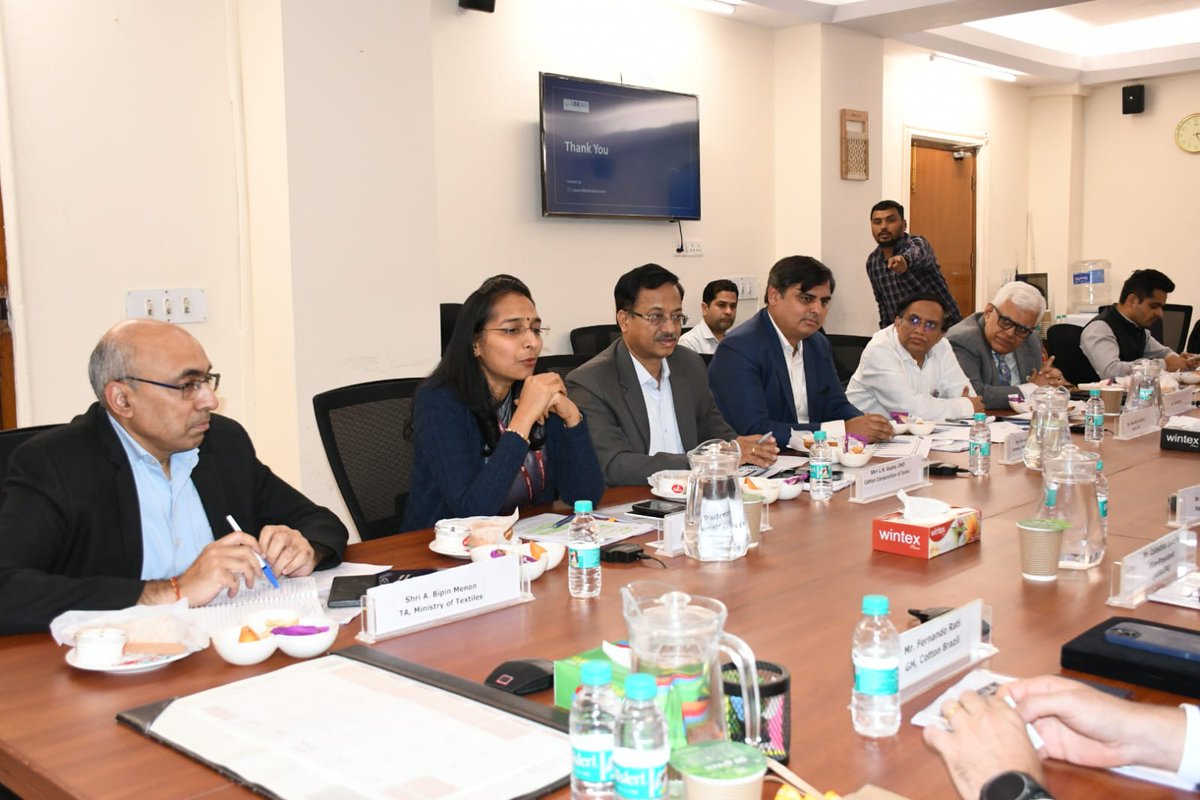 TexMinIndia's tweet image. A delegation from Cotton Brazil met with India’s Ministry of Textiles today to unlock the massive potential of our bilateral trade.

Key discussions:
✅ Mutual Trade across the Textile Value Chain.
✅ Sharing best practices in Cotton Cultivation &amp;amp; Productivity.
✅ Leveraging