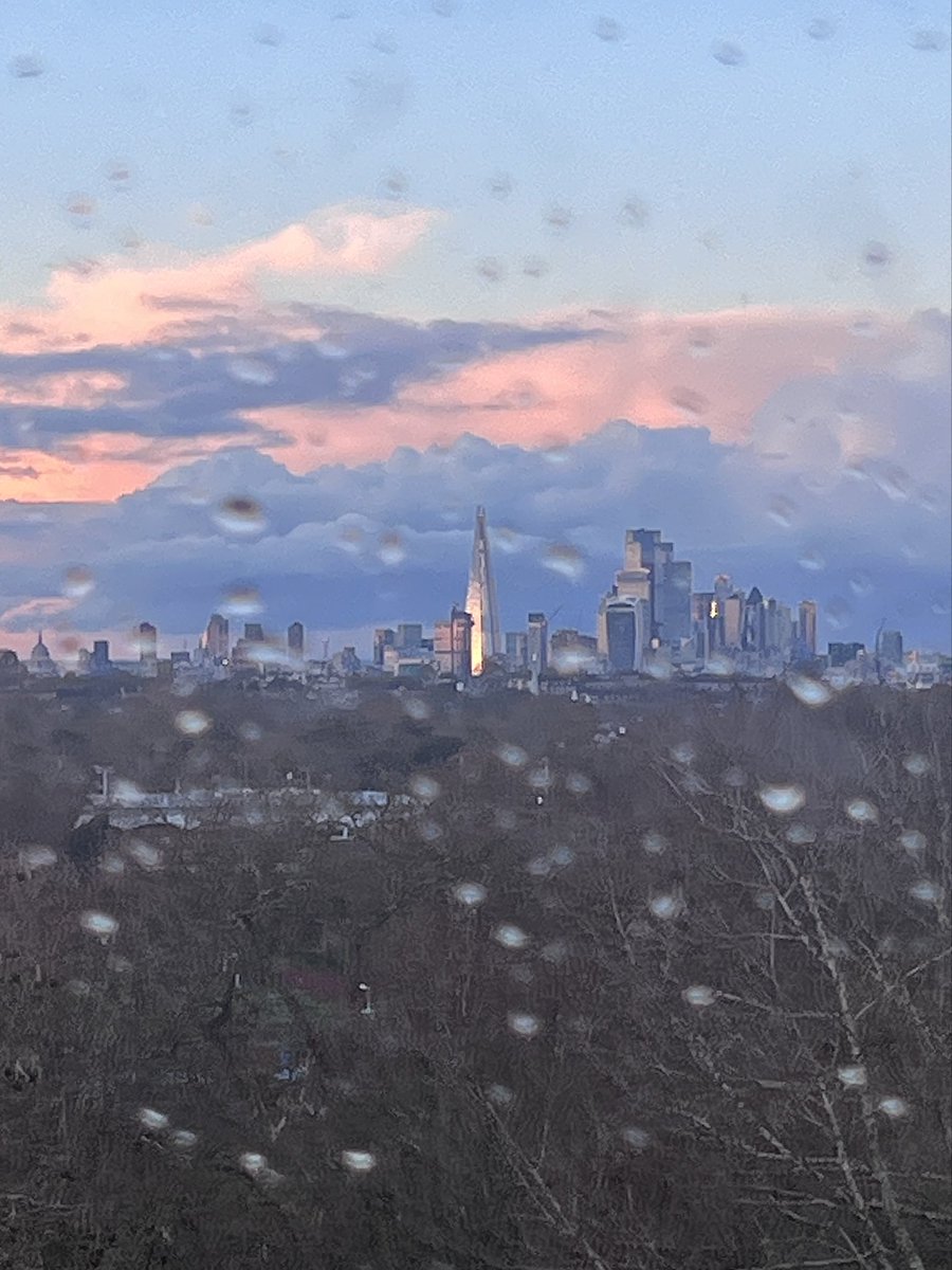 GM X’ers 🌅

Shard front &amp; centre, yet, can you see the Dome of St.Pauls cathedral? 🤓😎

Thanks for playing, have a great day 🚀