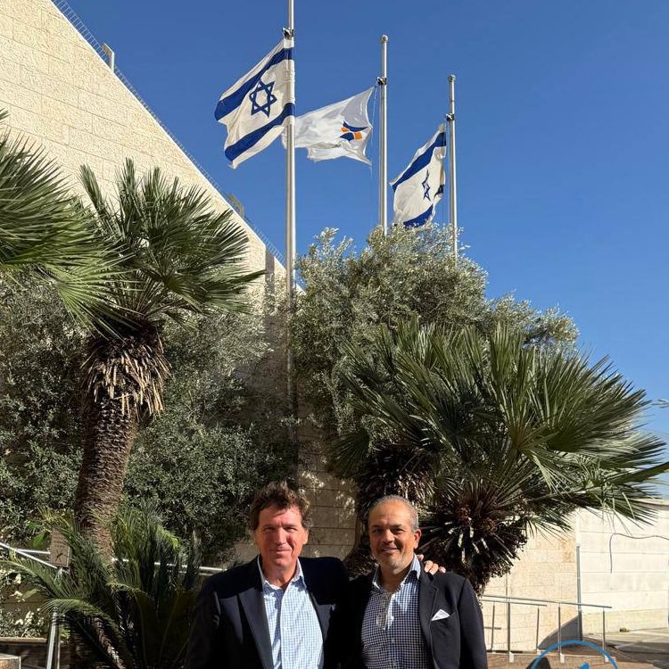 ÚLTIMA HORA: El mayor antisemita a nivel mundial en 2025, Tucker Carlson, ha aterrizado en Israel.

El país más democrático del mundo.