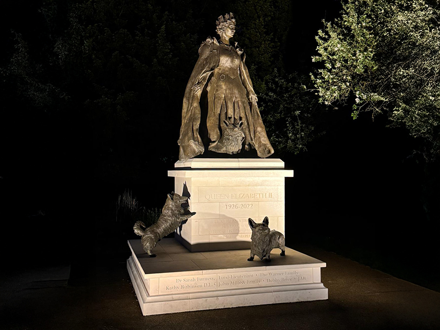 ArmadilloLED's tweet photo. “Brilliant, sensitive lighting means a wonderful piece of art is equally telling and remarkable at night. (..) Armadillo stepped forward and have now lit her so that you remain aware of the statue and its quality when it is dark."

Dr Sarah Furness - Lord-Lieutenant of Rutland https://t.co/ijDH2CKoJa