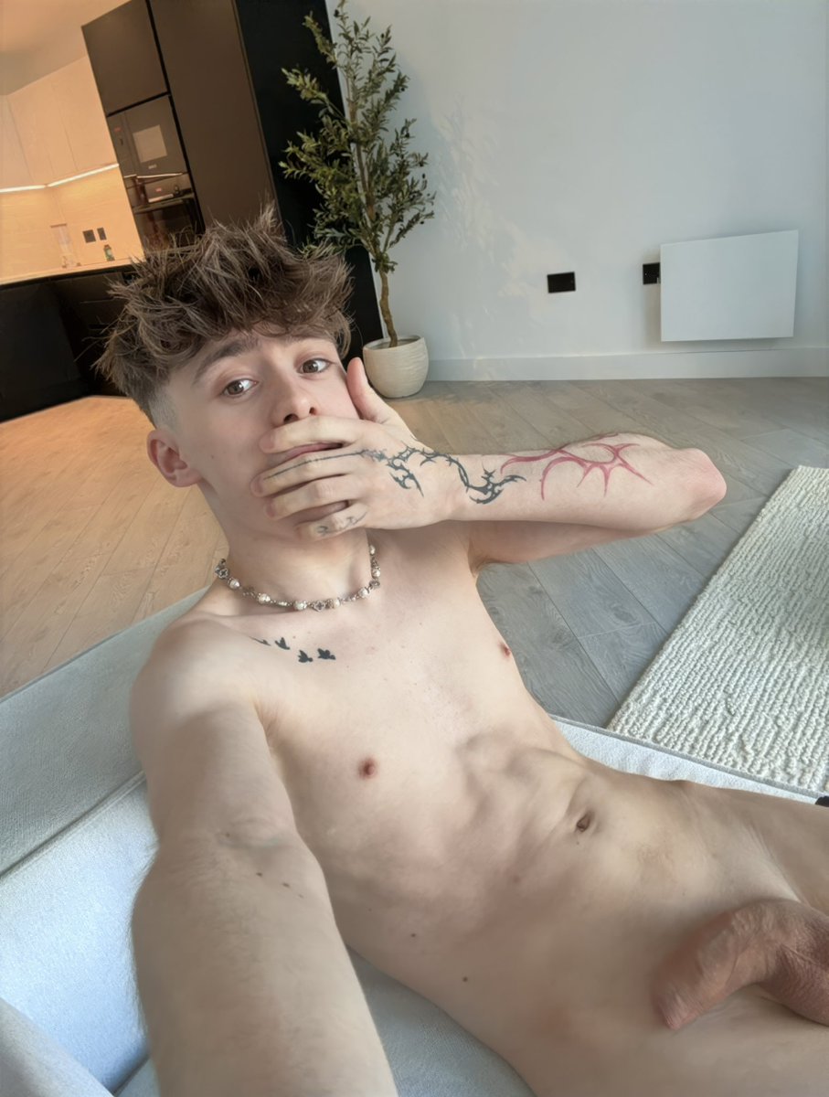 tombakerxxx's tweet photo. my face when I start to see you undress 🫢 https://t.co/0XNZHhNeH1