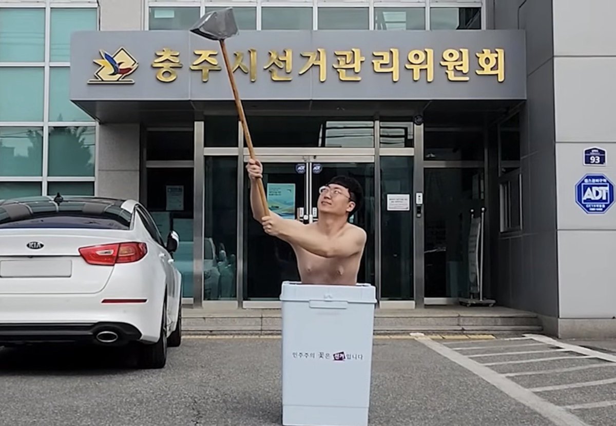 나가는건 나가는거고 그간 기여도로 보면 
그래도 공로상 하나 정도는 받길 희망함