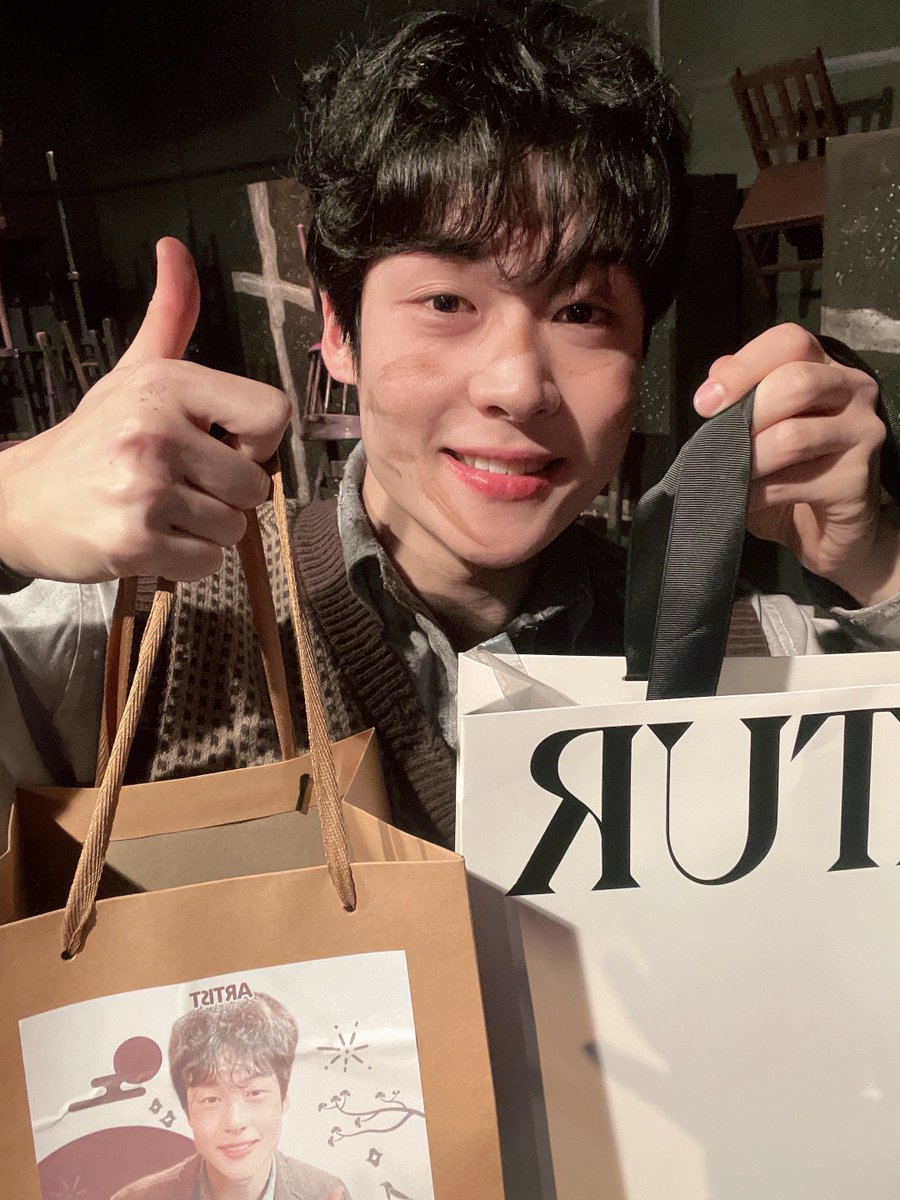 turnon_whatever's tweet photo. 260218 
민호가 너무 귀여워서 밥 멕였습니다 . . . https://t.co/7n5OsXBSCy