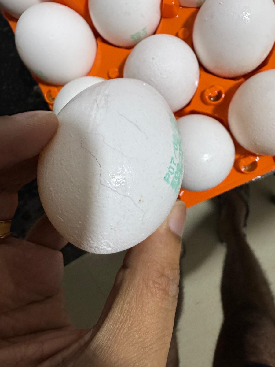 jithinmv14's tweet photo. @luluhypr online store handled the return of damaged product in a quiet annoying way. They replaced the item again with a damaged product and now they are not attending requests to cancel the order and refund.
@Yusuffali_MA https://t.co/ulZAoOipFu