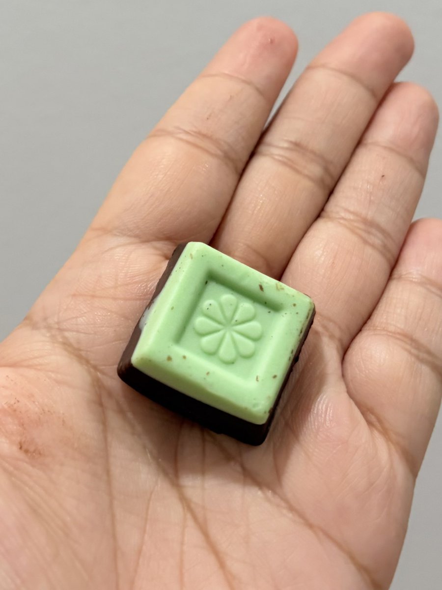 nocturnalcutie's tweet photo. best flavor of beryl's ((for me))

Beryl's mint &amp; bitter chocolate aka chocomint!!!🧊🍫❄️ https://t.co/pgYyKn5idM