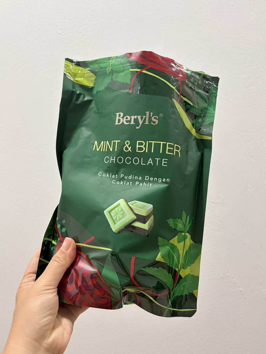 nocturnalcutie's tweet photo. best flavor of beryl's ((for me))

Beryl's mint &amp; bitter chocolate aka chocomint!!!🧊🍫❄️ https://t.co/pgYyKn5idM